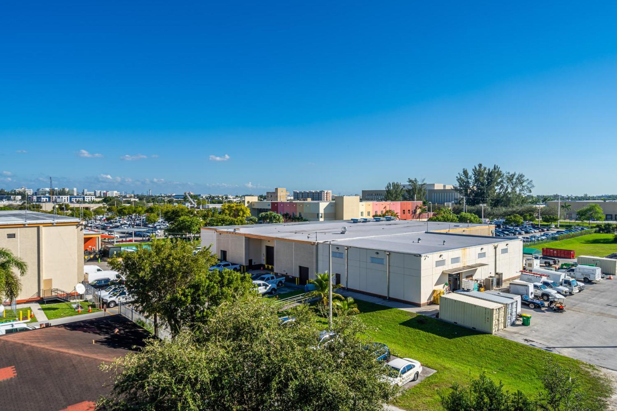 Amazing 2 Bedroom Unit In Doral Miami With Free Parking Хайлиа-Гарденс Экстерьер фото