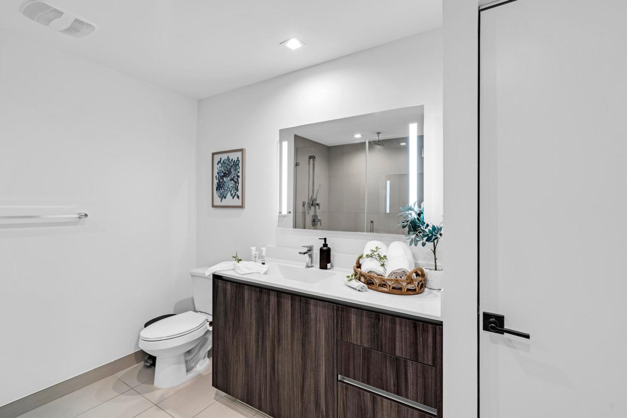 Amazing 2 Bedroom Unit In Doral Miami With Free Parking Хайлиа-Гарденс Экстерьер фото