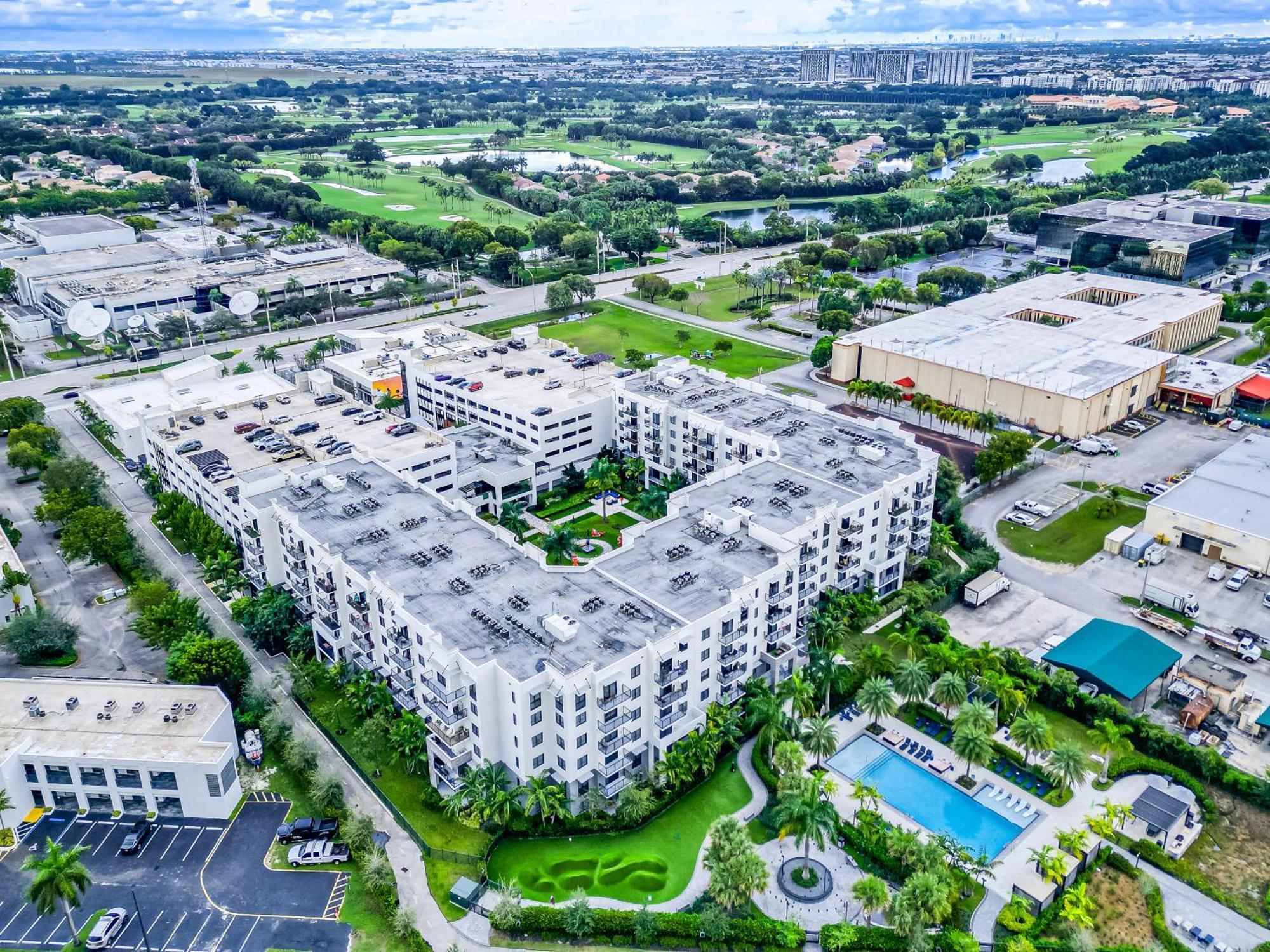 Amazing 2 Bedroom Unit In Doral Miami With Free Parking Хайлиа-Гарденс Экстерьер фото